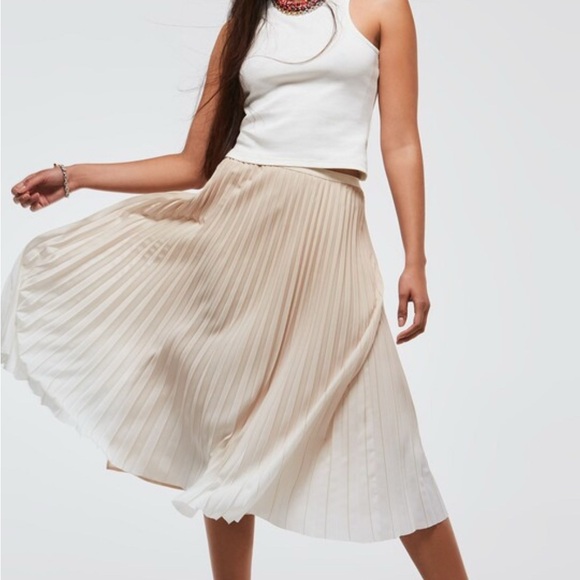 French Connection Dresses & Skirts - French Connection Cream A-Line Skirt